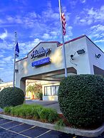 Hilltop Inn & Suites