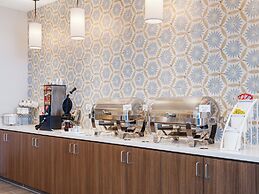 La Quinta Inn And Suites By Wyndham Lincoln