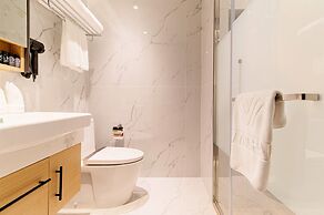 Beverly Mountain Bay, Trademark Collection By Wyndham