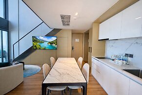Beverly Mountain Bay, Trademark Collection By Wyndham