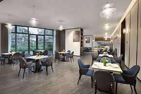 Hawthorn By Wyndham Jinghong Mengyang