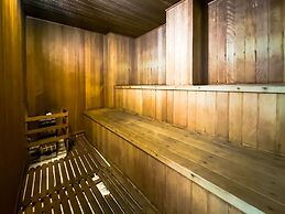 Casa na Granja Viana em frente à reserva ambiental