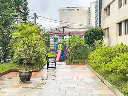 Casa na Granja Viana em frente à reserva ambiental