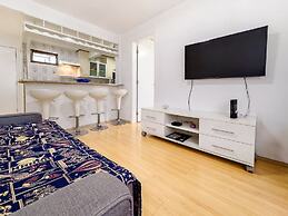 Casa na Granja Viana em frente à reserva ambiental