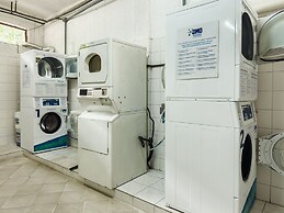 Casa na Granja Viana em frente à reserva ambiental