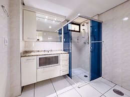 Casa na Granja Viana em frente à reserva ambiental