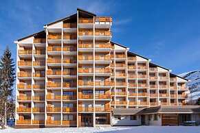 Cozy Ski Retreat With Views