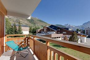 Cozy Ski Retreat With Views