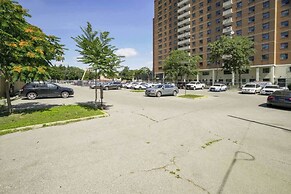 Casa Queen East Jaw Dropping 3BR Suite