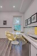 Casa Queen East Jaw Dropping 3BR Suite