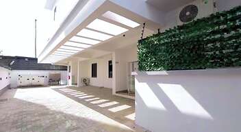 Ringruby Hotel, Oduduwa Way