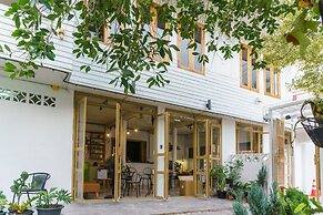 Sherva101 Home and Hostel