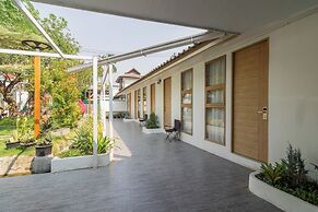 Sherva101 Home and Hostel