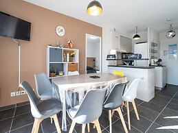 Spacious Stay by Serignan Sea