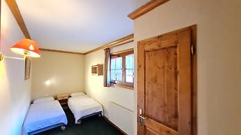 Cozy Mountain Stay for 4 Guests