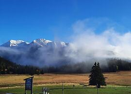 Peaceful Stay With Mountain View