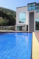 Gapyeong Pool Villa Olive kids