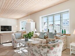 5 Star Holiday Home in Lokken