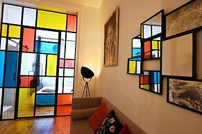 Stylish 3 Bd 3 Bath Duplex In Brussels