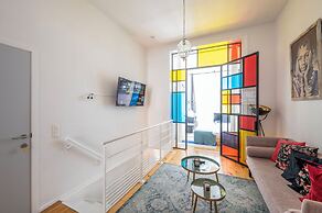 Stylish 3 Bd 3 Bath Duplex In Brussels