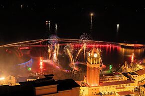 Luna Sol - Sunset & Firework Signature