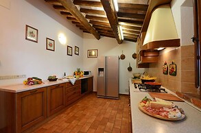 Podere Baiocco Sleeps 22 People 2 Private Pools Walking Distance to To