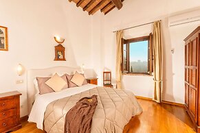 Podere Baiocco Sleeps 22 People 2 Private Pools Walking Distance to To