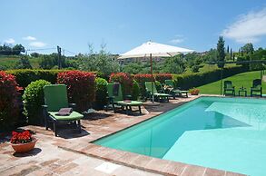 Podere Baiocco Sleeps 22 People 2 Private Pools Walking Distance to To