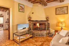 Podere Baiocco Sleeps 22 People 2 Private Pools Walking Distance to To