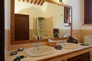 Podere Baiocco Sleeps 22 People 2 Private Pools Walking Distance to To