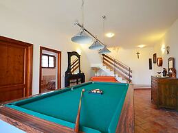 Podere Baiocco Sleeps 22 People 2 Private Pools Walking Distance to To