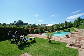 Podere Baiocco Sleeps 22 People 2 Private Pools Walking Distance to To