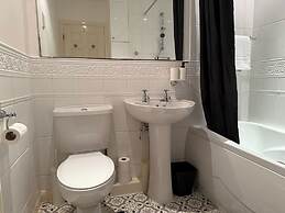 Coventry - 3 Beds - Pet Friendly - Free Parking