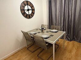 Coventry - 3 Beds - Pet Friendly - Free Parking