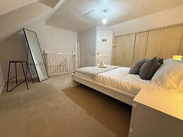 Coventry - 3 Beds - Pet Friendly - Free Parking