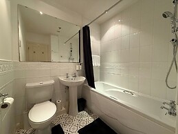 Coventry - 3 Beds - Pet Friendly - Free Parking