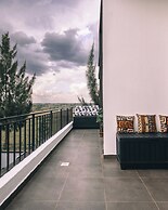 Skyhut Boutique House