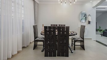 Skyhut Boutique House