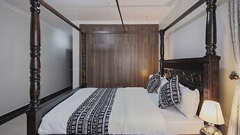 Skyhut Boutique House