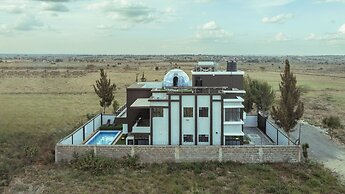 Skyhut Boutique House