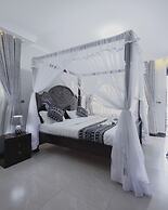 Skyhut Boutique House