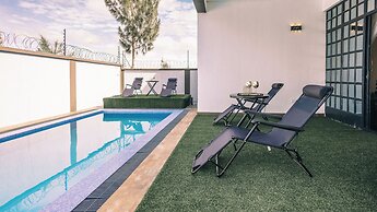 Skyhut Boutique House