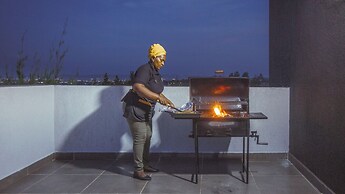 Skyhut Boutique House