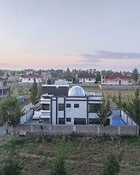 Skyhut Boutique House