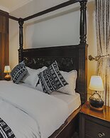 Skyhut Boutique House