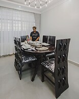 Skyhut Boutique House