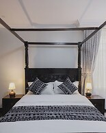 Skyhut Boutique House