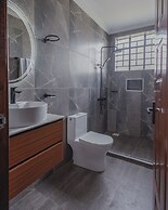 Skyhut Boutique House