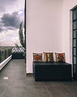 Skyhut Boutique House