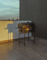 Skyhut Boutique House